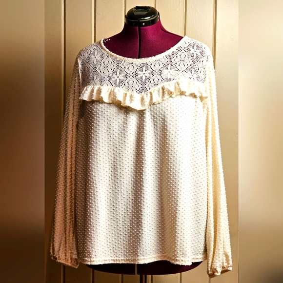 Cream Lace blouse - Picture 2 of 8
